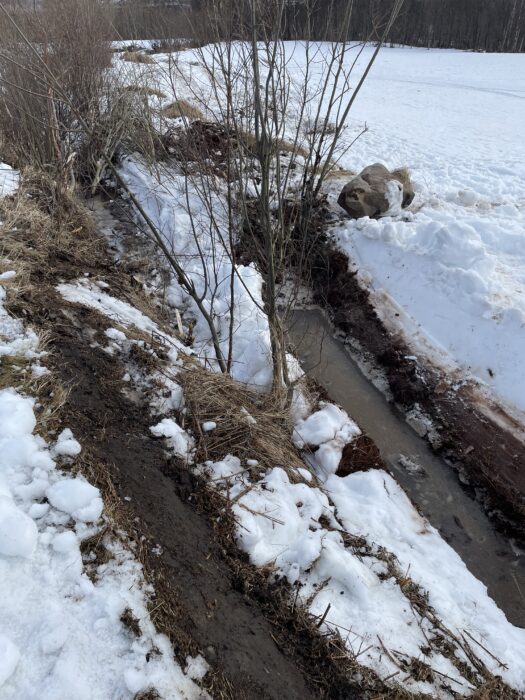 Spor etter utforkjøringa. Pga fotoforbud under øvelsen, vises kun sporene!